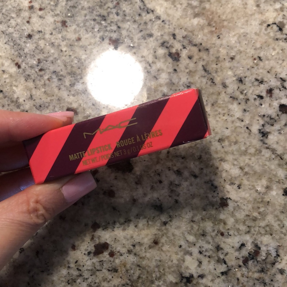 MAC “LEAP OF DELIGHT” LIPSTICK - Picture 4 of 4